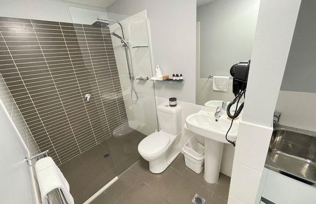 Honeysuckle Executive Apartments - Photo 16