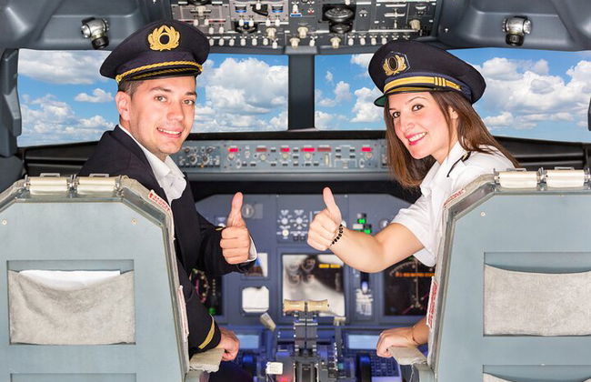 Expérience de simulateur de vol HI SPEED 30 minutes à Turin - Photo 2