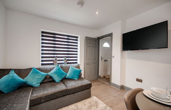 4 Bed - Sleeps 6 - Private Garden - Free Parking - Foto 20