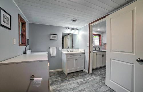 Prudenville Retreat with Yard about 1 Mi to Lake! - Foto 21