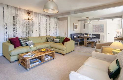 The Apple Store - Photo 19