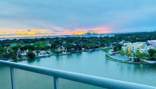 OCEAN BAY VIEWS 2Bdr 2Bath BEACH CONDO PARKING - Foto 5