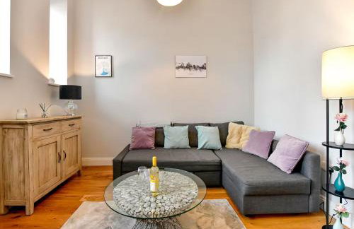 Beautiful 1 Bedroom Apartment in Newport Centre - Pass the Keys - Foto 8