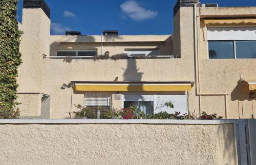 Seafront House,Sea Views,Pool and BBQ, Airport 10 mns - Photo 35