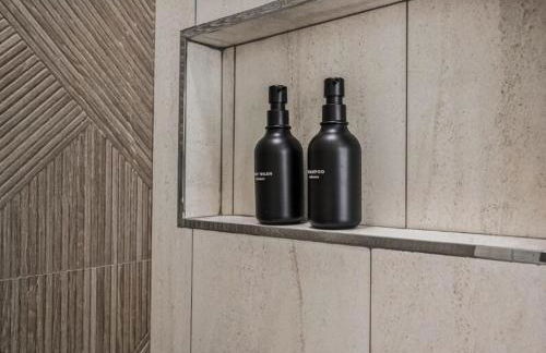 Sleeps 12 Downtown Entire home with rooftop - Foto 78