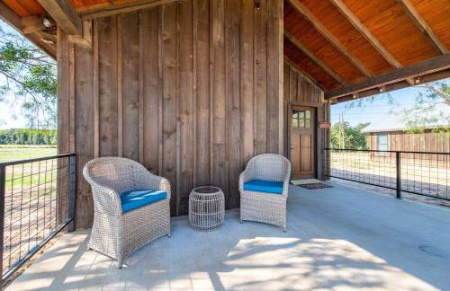 The Roadrunner Cabin 15MIN to Magnolia Baylor - Photo 5