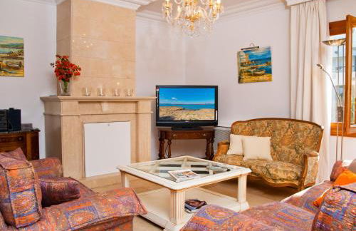 Villa Tita de Manresa, con jardines y vista mar - Foto 14