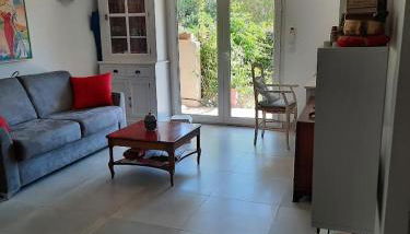 rez de jardin zen, 50 m2, aux portes de l Esterel et proche mer, parking gratuit - Foto 3