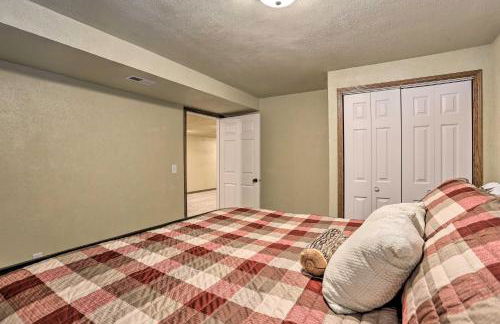 Idyllic Sturgis Home with Fire Pit and Large Deck! - Foto 25