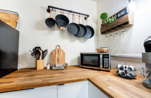 Spring Dream 2BR Apt with Parking in the Heart of DT - Foto 1