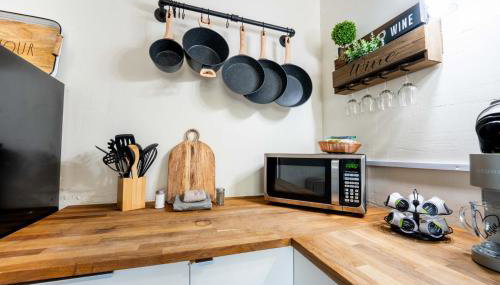 Spring Dream 2BR Apt with Parking in the Heart of DT - Foto 1, stove