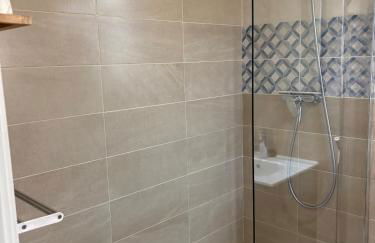 Luxury Villa with Panorama View and Heated Pool - Photo 2