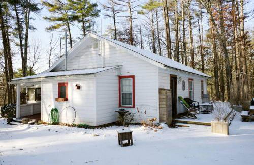 Enchanted Woodstock Cottage with hot tub - Foto 24