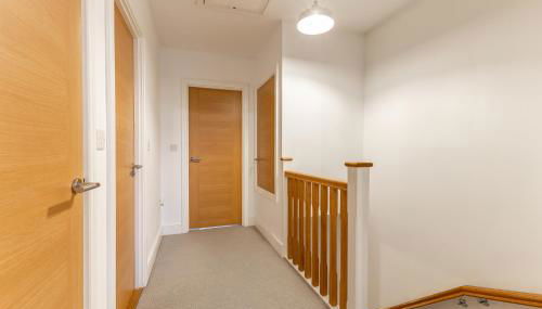 Heathrow House with Parking - Sleeps 5 near M25, Virginia Water, Thorpe Park & Legoland, Mid To Long Term Bookings Welcome - Foto 3