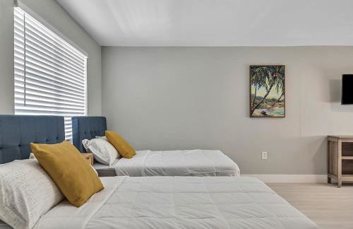 Beachside 1BR in Hollywood | Parking + WiFi - Foto 8