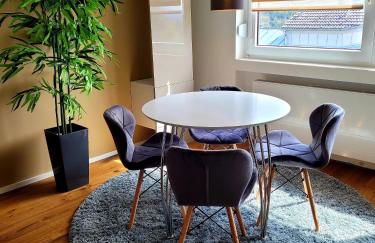 Modernes Apartment mit Balkon I 45qm I Zentrum - Foto 1