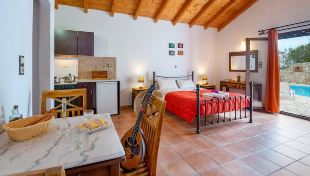 Dive Into Summer - Kirki s Cozy Pool Gem on Paxoi - Foto 2, Habitación