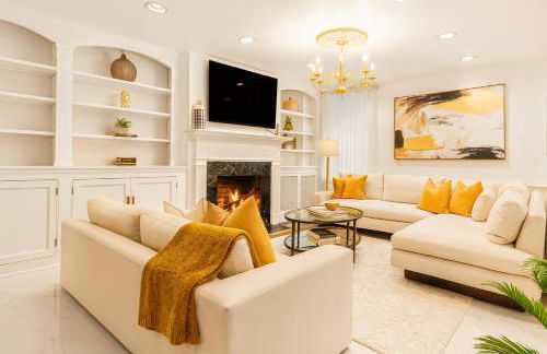 Historic 1790s Old Town Gem 5BR with Parking - Prince Street - Foto 1