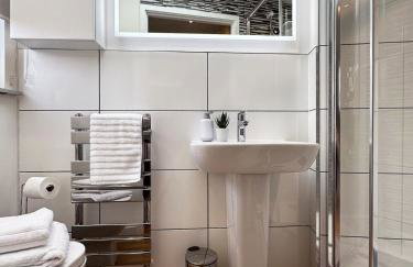 Luxury Apartment nr Broadway with Private Parking! - Foto 18