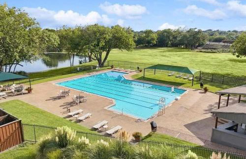 6 Mi to Dtwn Garland Group Getaway with Pool Access - Foto 2