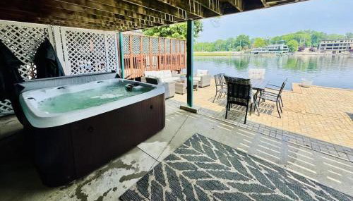 Lake Front Outdoor Living Sleeps 8 - Photo 4