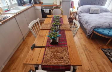 Stylish Open Plan Guest House 400sq ft Rutland - Photo 26