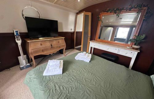Selene Unique Luxury Houseboat Experience - Foto 40