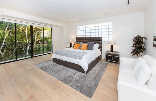 Dream Beverly Hills Mansion W. Pool - Photo 7