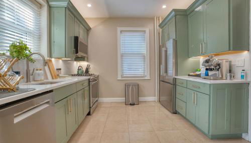 Brooklyn Gem 3 Blocks to Prospect Park - 3 King Beds 1 Queen, Free parking, - Foto 3, stove, dishwasher