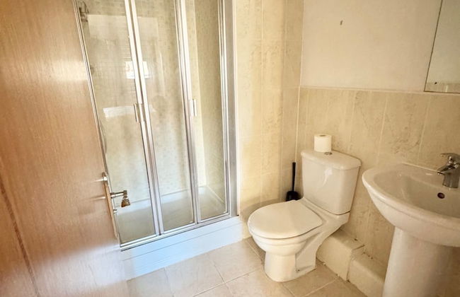 Sea Breeze Retreat in Swansea - Photo 27