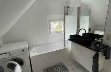 Berg Messe DG 1Zi, K,D,B Parkplatz, W-Lan, Homeoffice - Foto 9