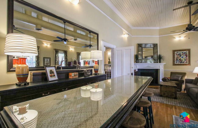 The Irish Bar near Bay Historic Savannah - Photo 52