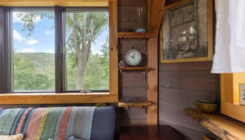 Caboose Tiny Home on river with hot tub near Stowe - Foto 3
