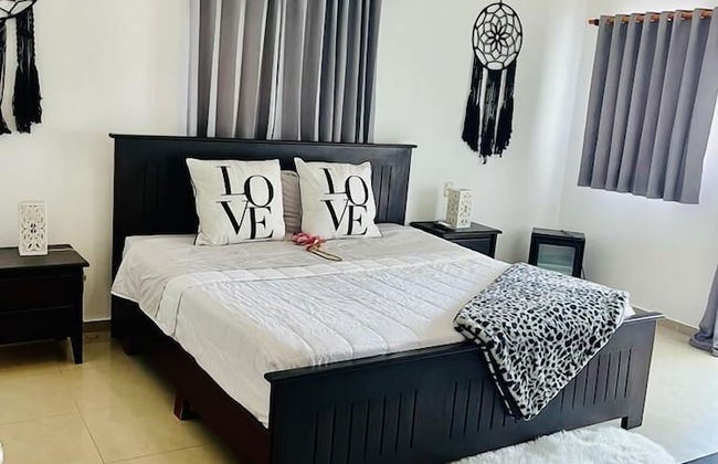 2 Minutes Walk to Beach Huge 3 bdrm Condo with Pool - Photo 16