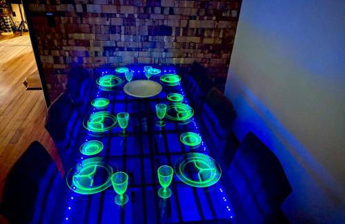 The Upstairs Escape - Foto 17