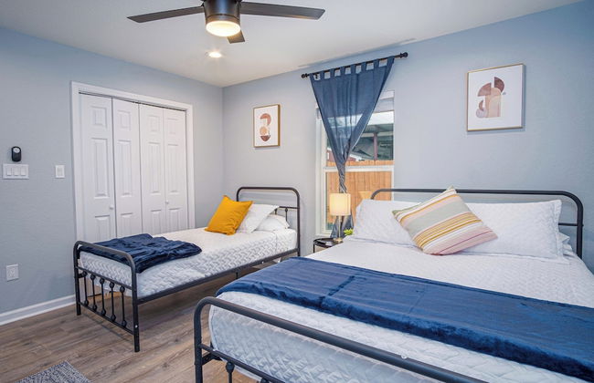 Spacious Delightful 4 BR/ 3 BA Close to Downtown - Foto 6