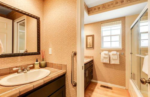 Misty Lady at Water's Edge - Foto 13