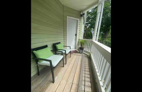 Boston Studio Apartment with Parking, next to Train or Buses, good Neighborhood - Foto 20