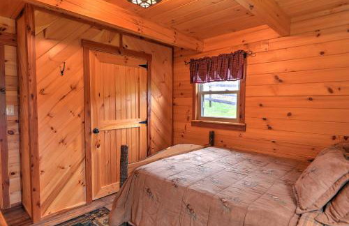 Rustic Dundee Log Cabin with Hot Tub and Forest Views! - Foto 27
