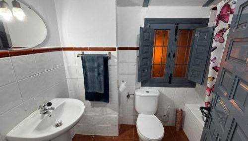 Cottage - Sleeps 4 - Pet Friendly - Patio - Foto 5