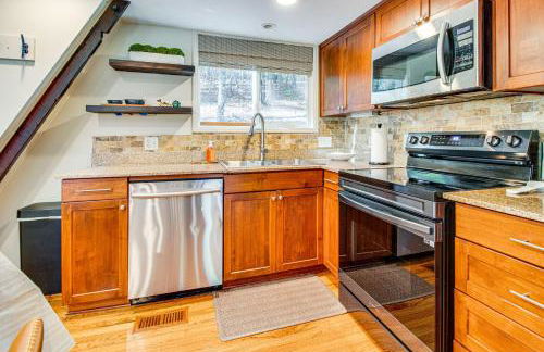 Fairfield Bay Home with Pool Access and Boat Slip - Photo 10