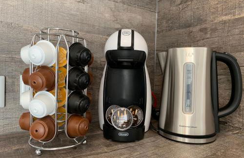 Top Modernes 1-Zimmer-Apartment mit Küche, Parkplatz, kostenfreiem WLAN und Netflix - Foto 18