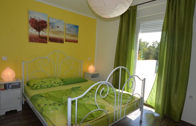 Exquisite Secluded Villa With Pool - Photo 5