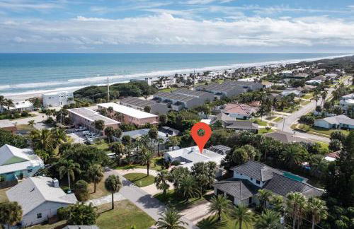 Surfs Up - retreat at the beach with heated pool - Foto 36