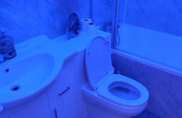 Modern 2 bed house sleeps 6 - Photo 13