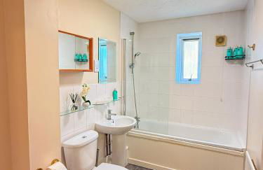 Modern 2 Bed Sleeps 6 near O2 ExCeL Enjoy river views and easy access to the IFS Cloud Cable Car Features 2 bedrooms plus a sofa bed for 6 guests - Foto 15