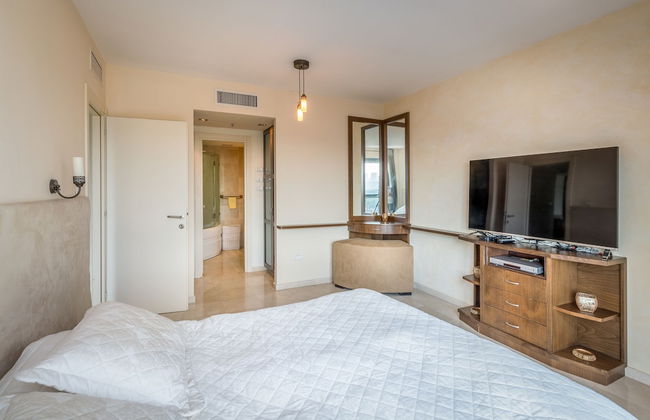 Beach Front By Ritz Hotel Pool Parking - Photo 7