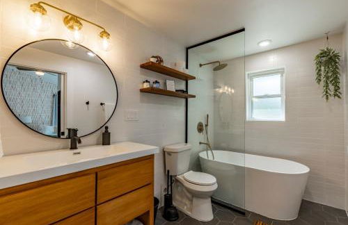 300 steps from Lake Hot Tub Fire Pit Game Room - Foto 13