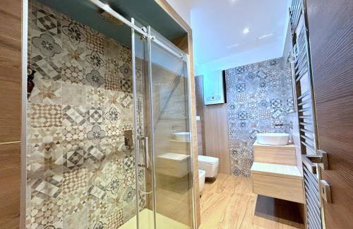 R39 Elegant Apartment with Private Parking - Foto 29