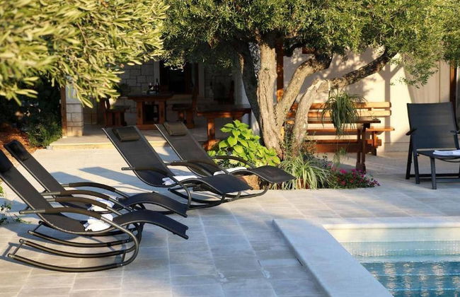 Secluded Oasis With Pool, Outdoor Kitchen, & Landscaped Terraces - Foto 37